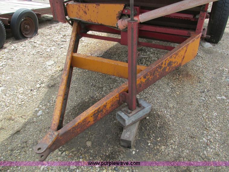 image for item I4188 Blair Feed-R-Wagon