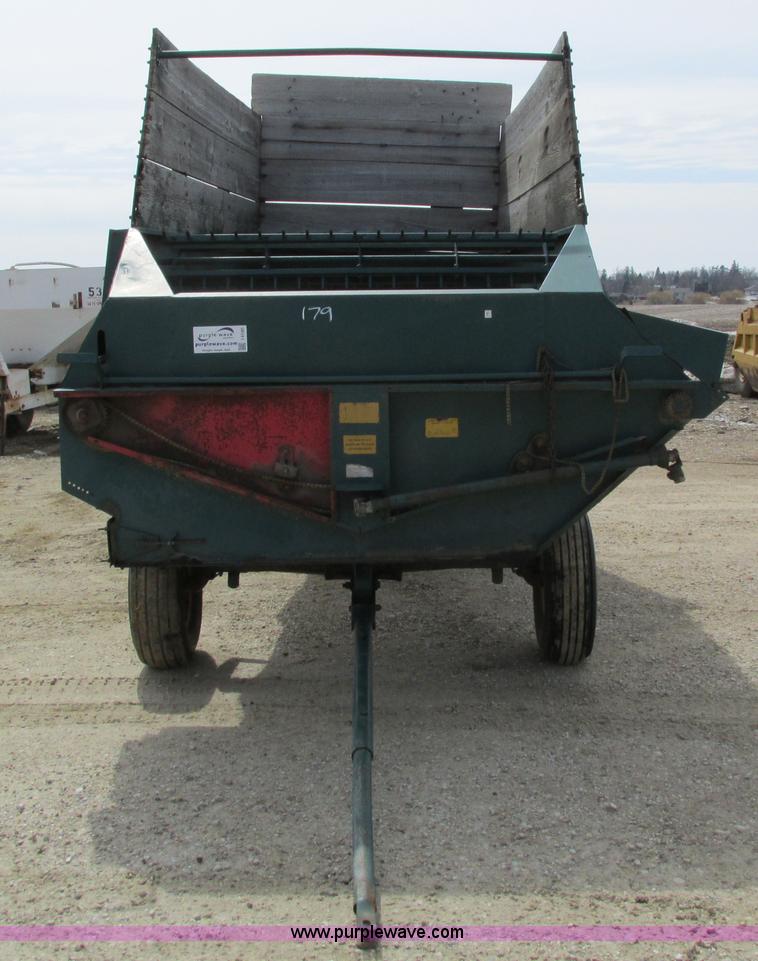 image for item I4190 Farm Hand F44B feed wagon