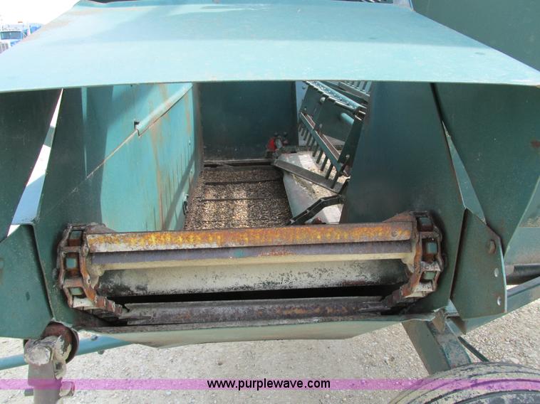 image for item I4190 Farm Hand F44B feed wagon