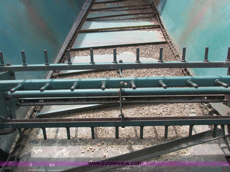 image for item I4190 Farm Hand F44B feed wagon