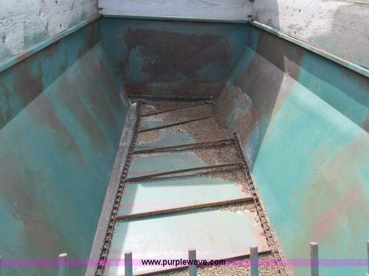 image for item I4190 Farm Hand F44B feed wagon