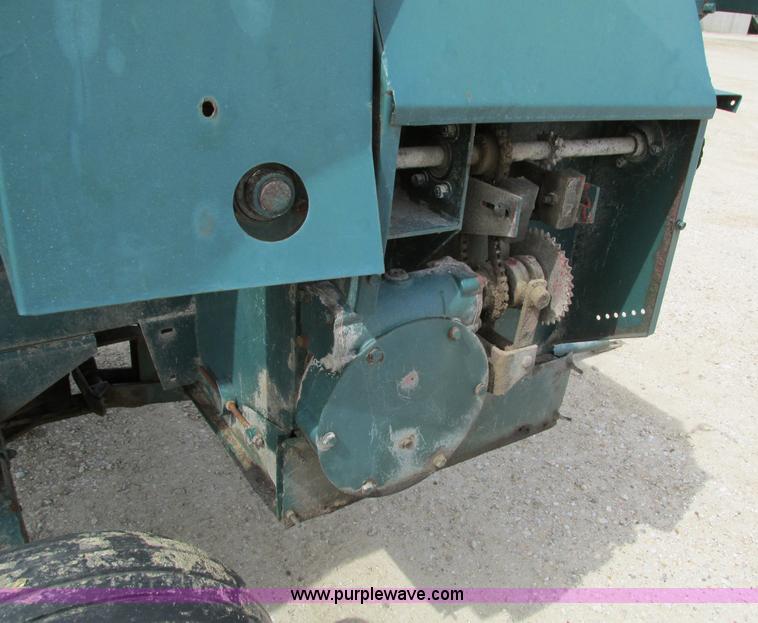 image for item I4190 Farm Hand F44B feed wagon