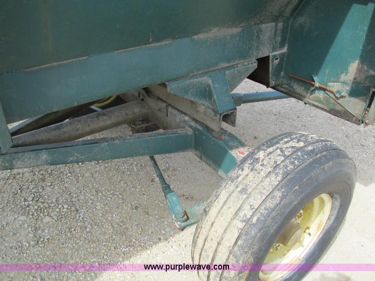 image for item I4190 Farm Hand F44B feed wagon