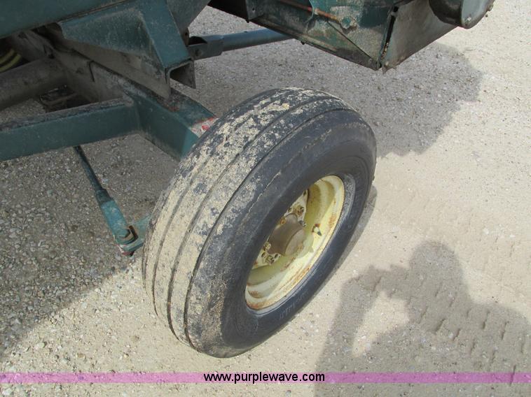 image for item I4190 Farm Hand F44B feed wagon