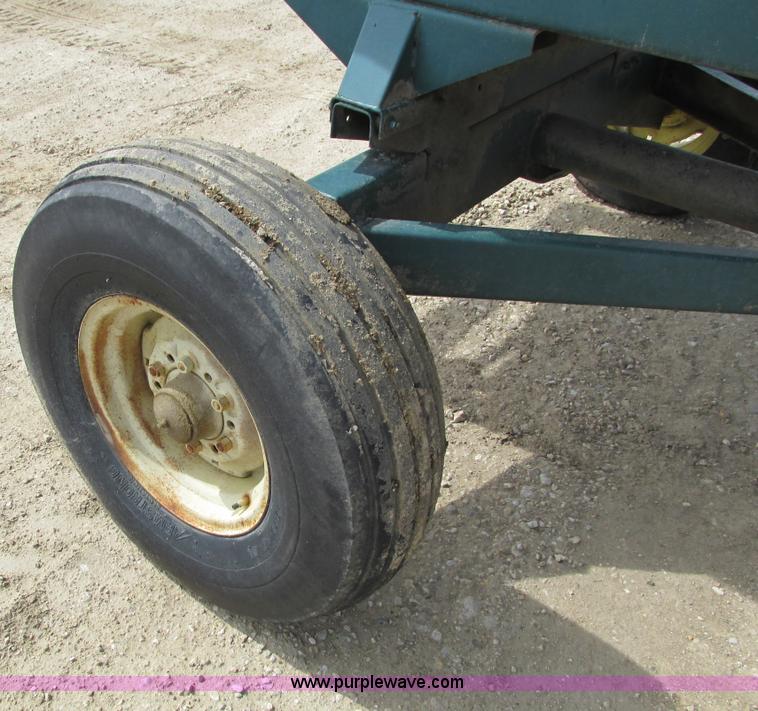 image for item I4190 Farm Hand F44B feed wagon