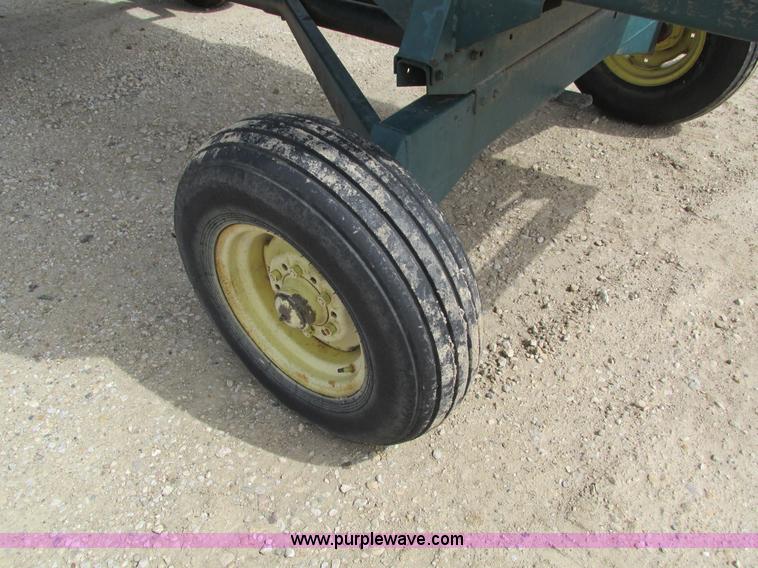 image for item I4190 Farm Hand F44B feed wagon