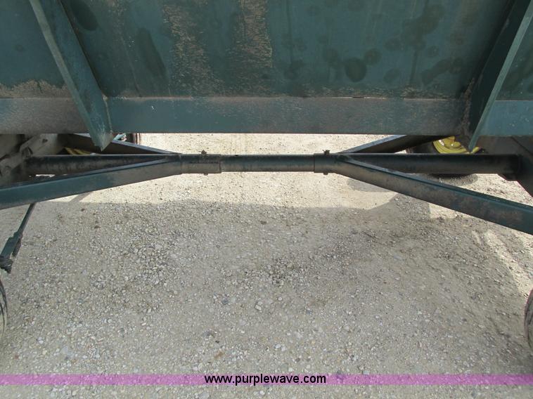 image for item I4190 Farm Hand F44B feed wagon