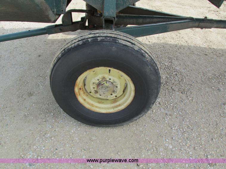 image for item I4190 Farm Hand F44B feed wagon