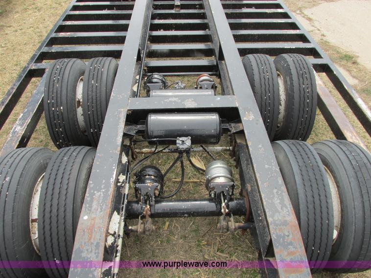 image for item I5519 1993 Combine/sprayer trailer