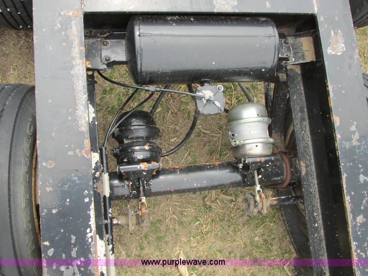image for item I5519 1993 Combine/sprayer trailer