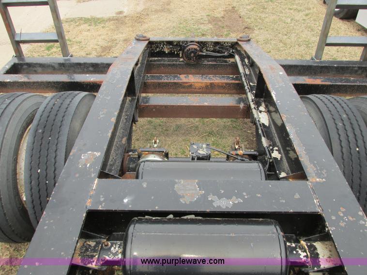 image for item I5519 1993 Combine/sprayer trailer