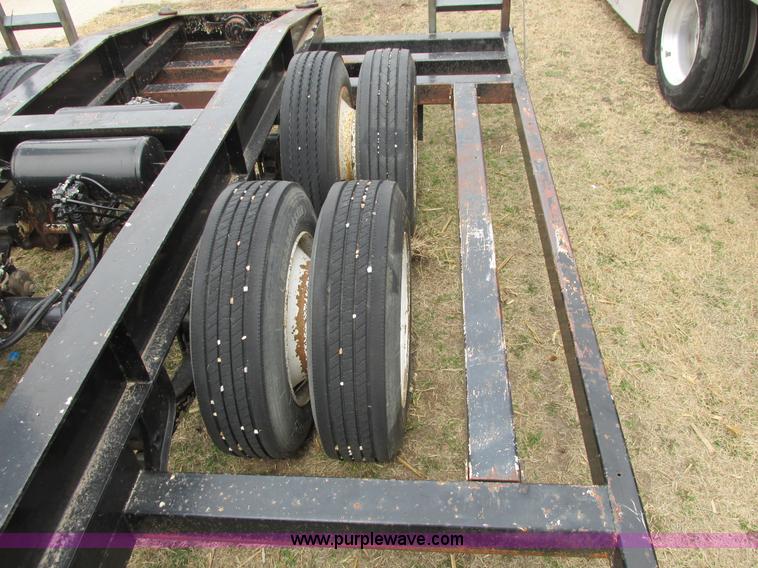 image for item I5519 1993 Combine/sprayer trailer