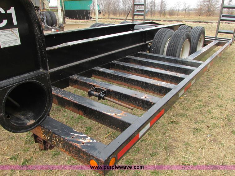 image for item I5519 1993 Combine/sprayer trailer