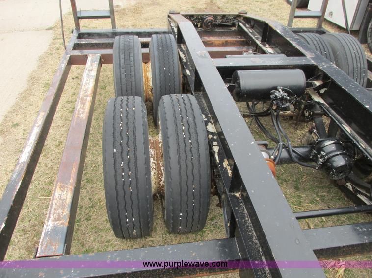 image for item I5519 1993 Combine/sprayer trailer