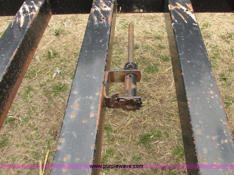 image for item I5519 1993 Combine/sprayer trailer