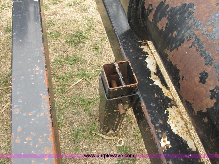 image for item I5519 1993 Combine/sprayer trailer