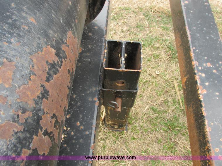 image for item I5519 1993 Combine/sprayer trailer