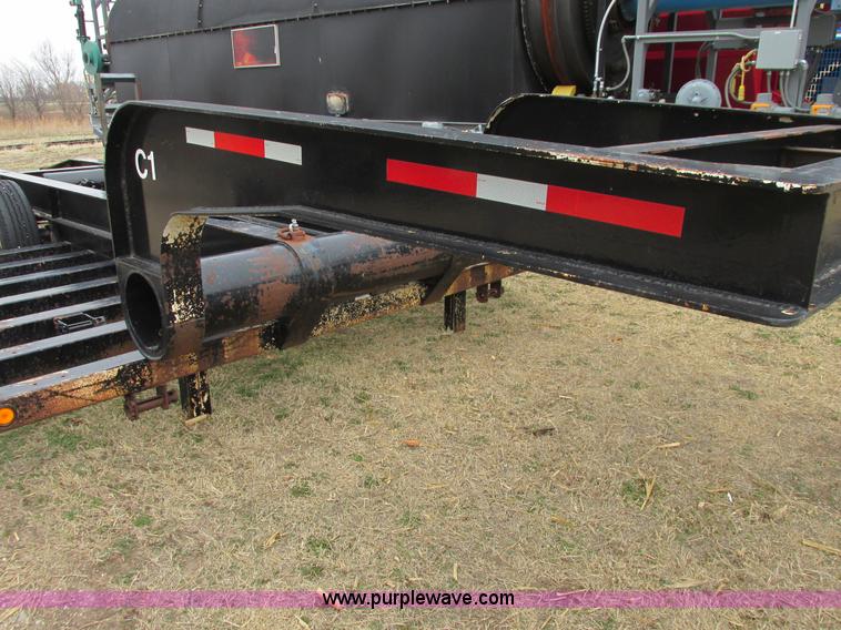 image for item I5519 1993 Combine/sprayer trailer