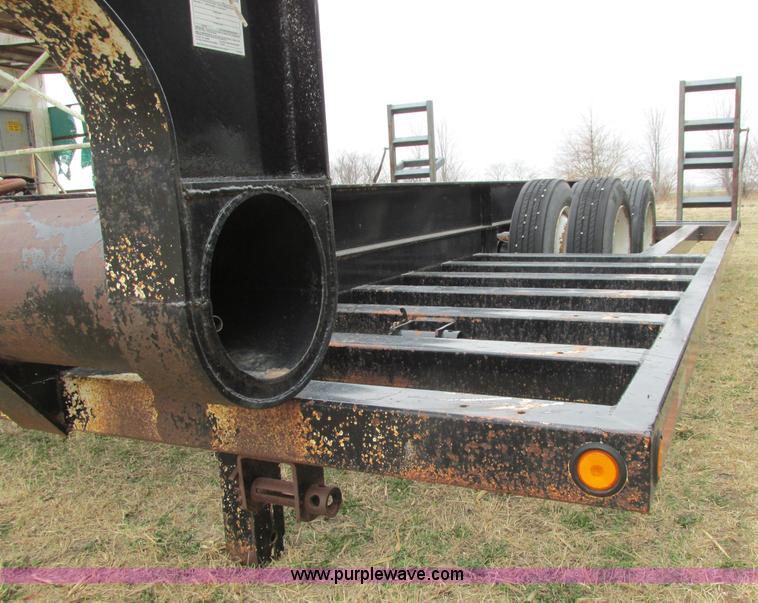 image for item I5519 1993 Combine/sprayer trailer