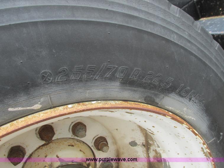 image for item I5519 1993 Combine/sprayer trailer