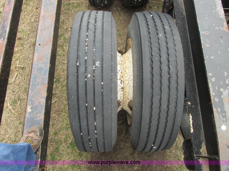 image for item I5519 1993 Combine/sprayer trailer