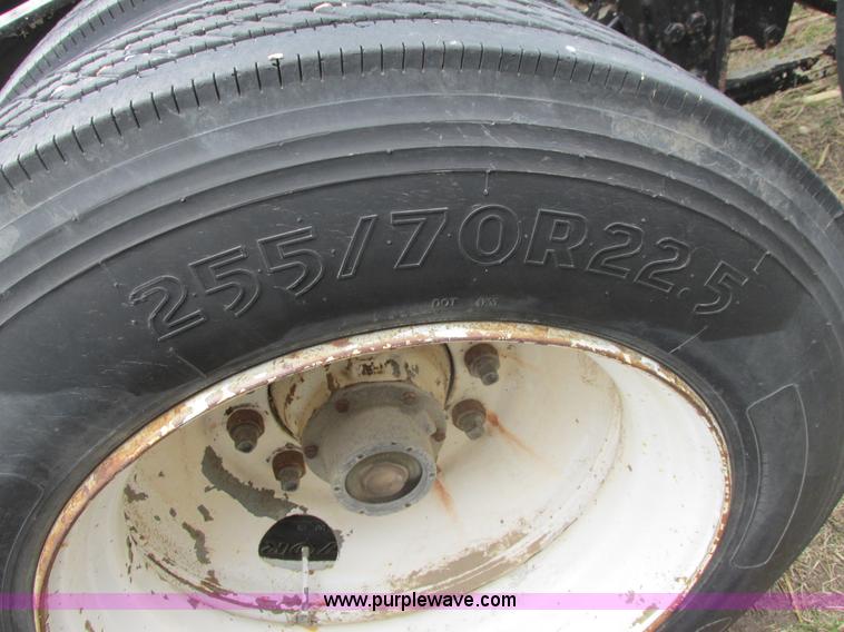 image for item I5519 1993 Combine/sprayer trailer