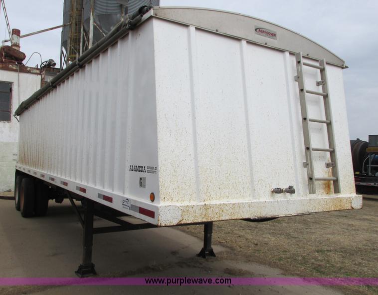 image for item I5521 2009 Alameda AHB32 32' grain trailer