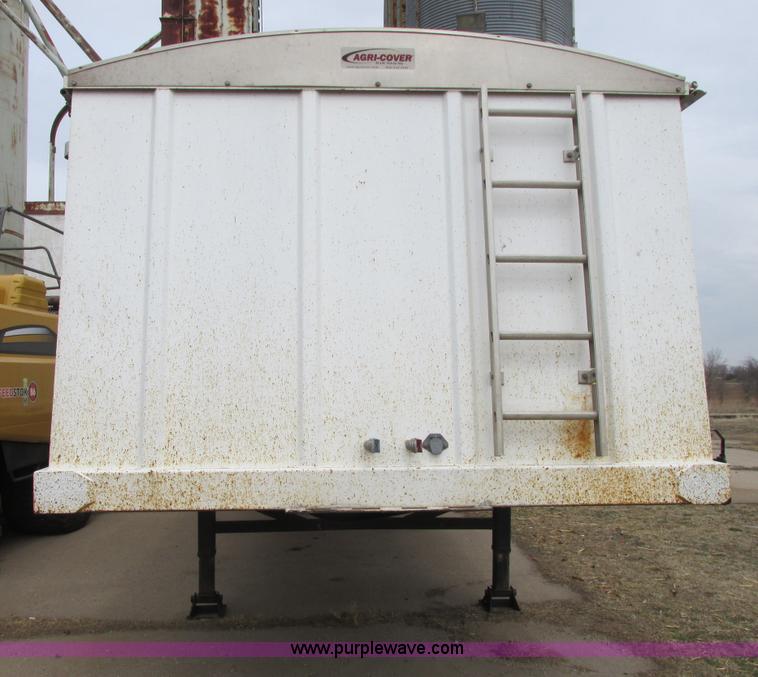 image for item I5521 2009 Alameda AHB32 32' grain trailer