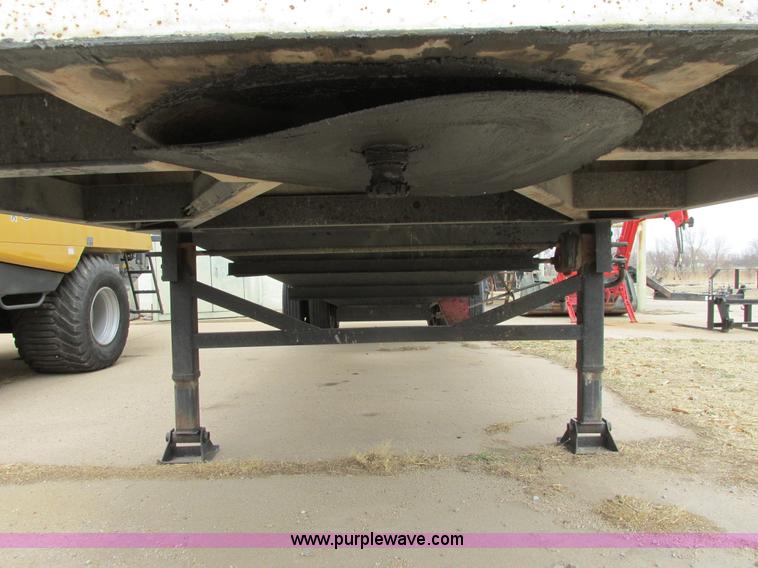 image for item I5521 2009 Alameda AHB32 32' grain trailer