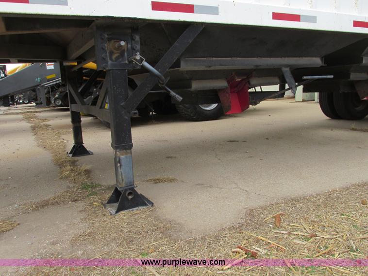 image for item I5521 2009 Alameda AHB32 32' grain trailer