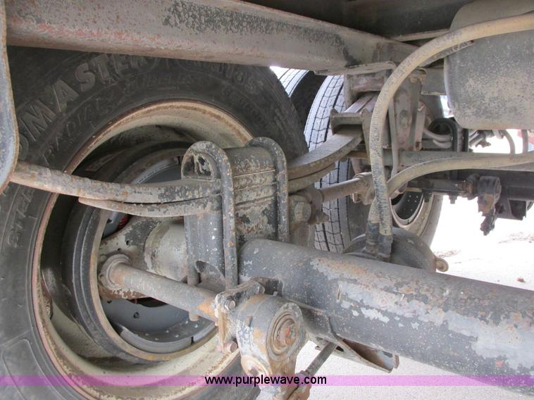 image for item I5521 2009 Alameda AHB32 32' grain trailer