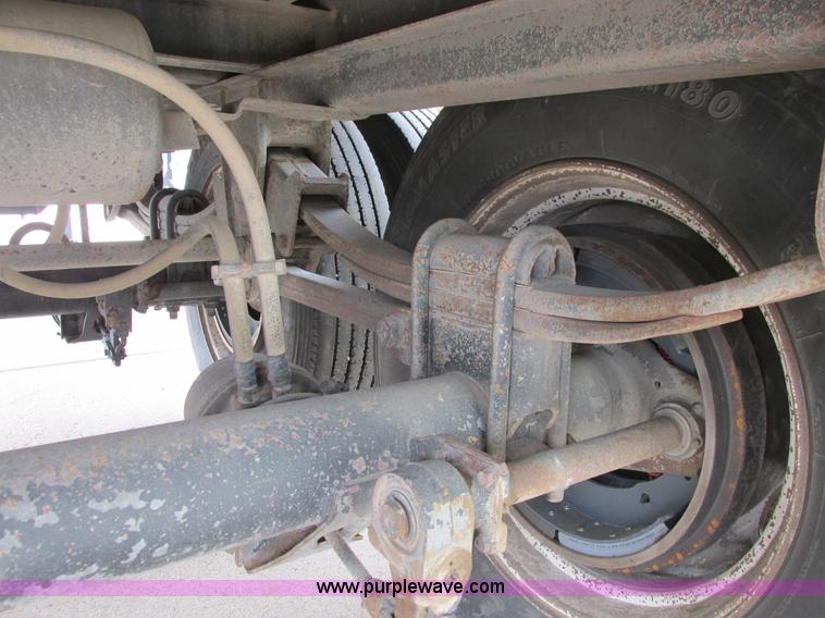 image for item I5521 2009 Alameda AHB32 32' grain trailer