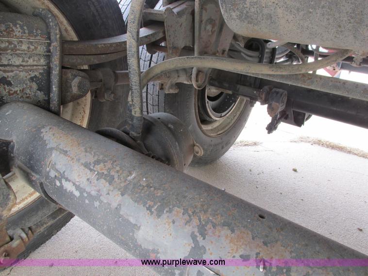 image for item I5521 2009 Alameda AHB32 32' grain trailer