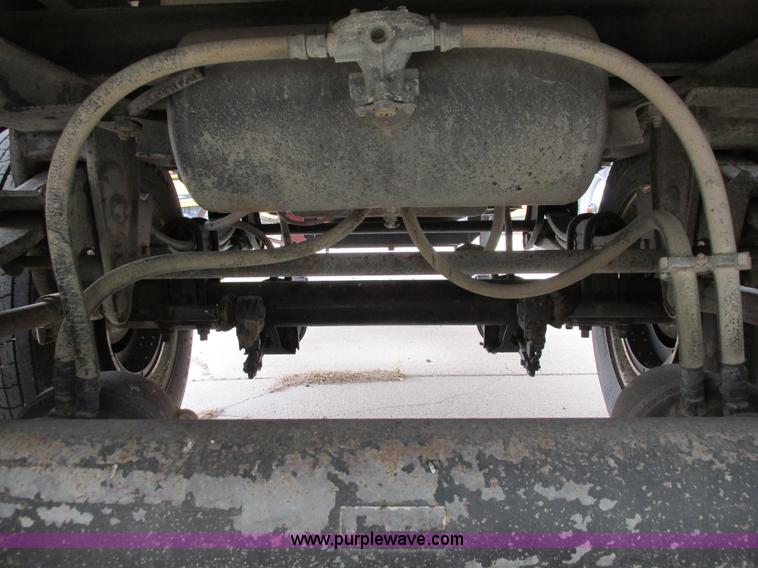 image for item I5521 2009 Alameda AHB32 32' grain trailer