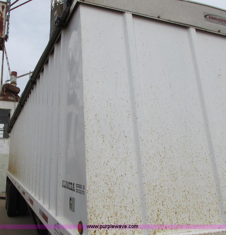 image for item I5521 2009 Alameda AHB32 32' grain trailer