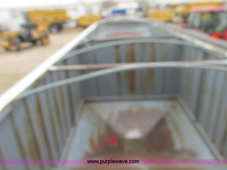 image for item I5521 2009 Alameda AHB32 32' grain trailer