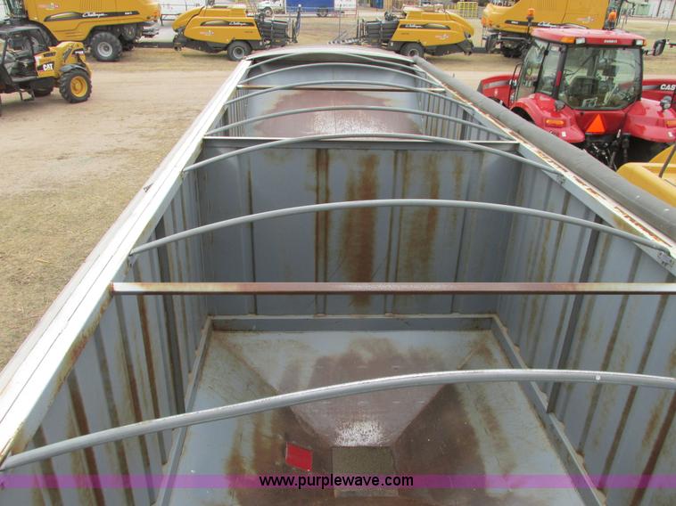 image for item I5521 2009 Alameda AHB32 32' grain trailer