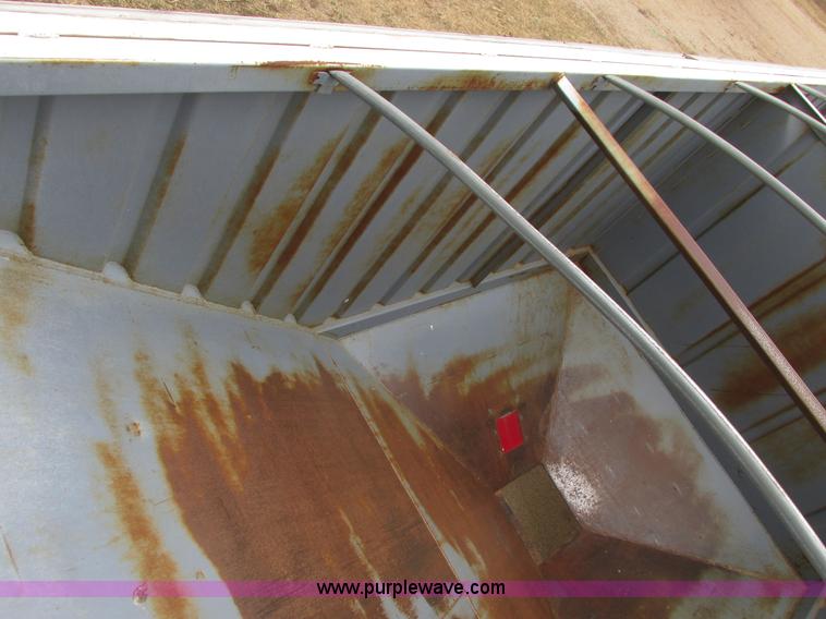 image for item I5521 2009 Alameda AHB32 32' grain trailer