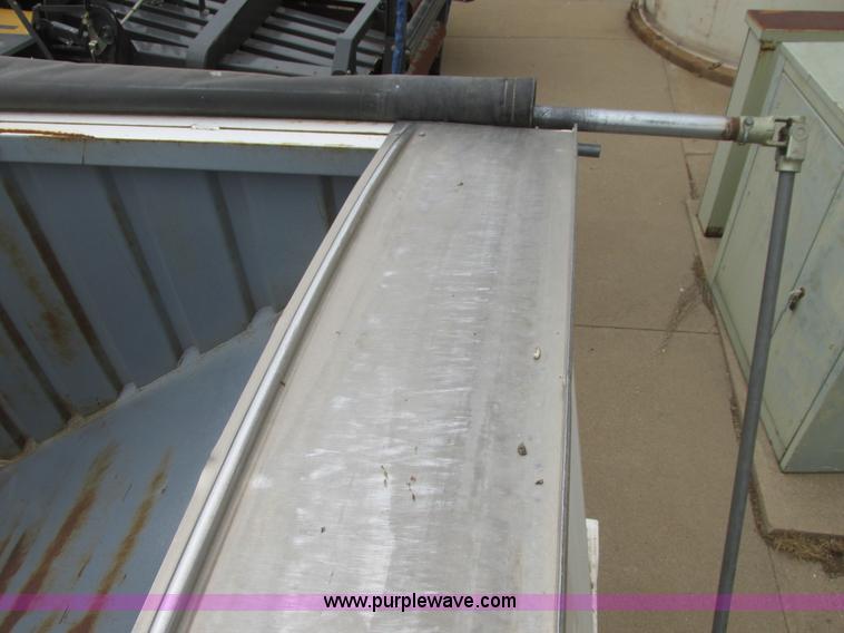 image for item I5521 2009 Alameda AHB32 32' grain trailer