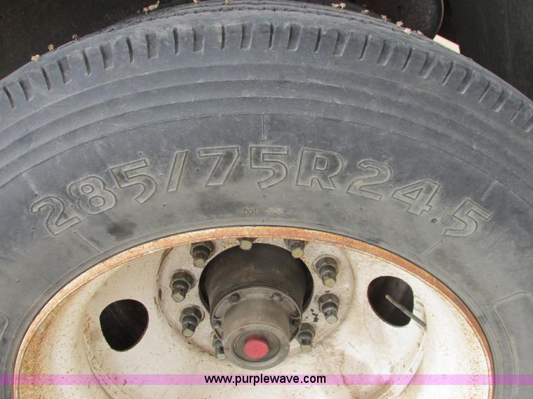 image for item I5521 2009 Alameda AHB32 32' grain trailer