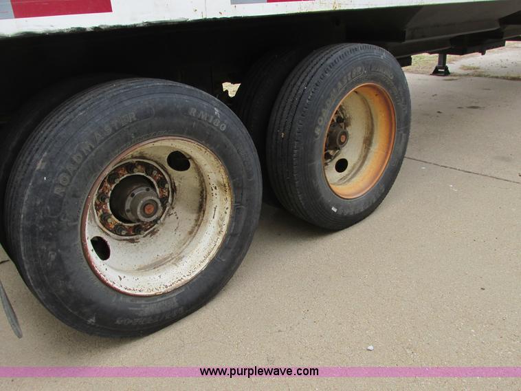 image for item I5521 2009 Alameda AHB32 32' grain trailer