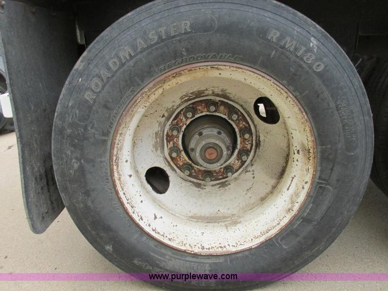 image for item I5521 2009 Alameda AHB32 32' grain trailer