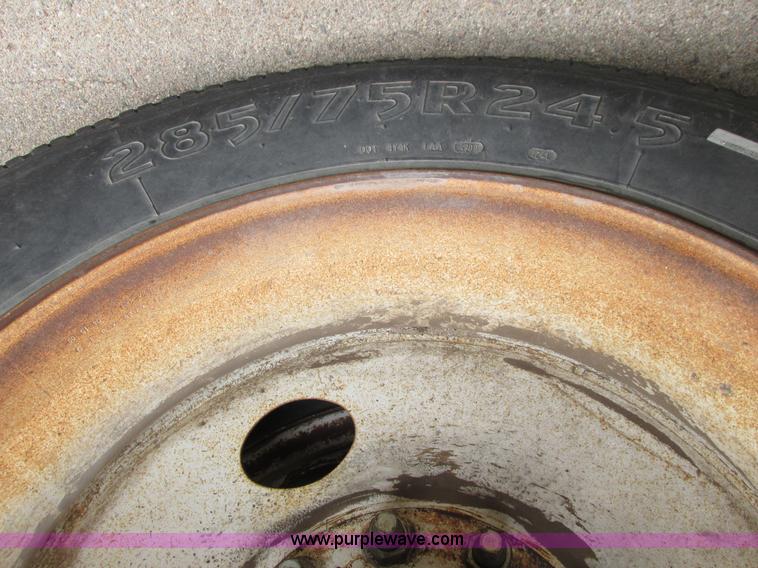 image for item I5521 2009 Alameda AHB32 32' grain trailer