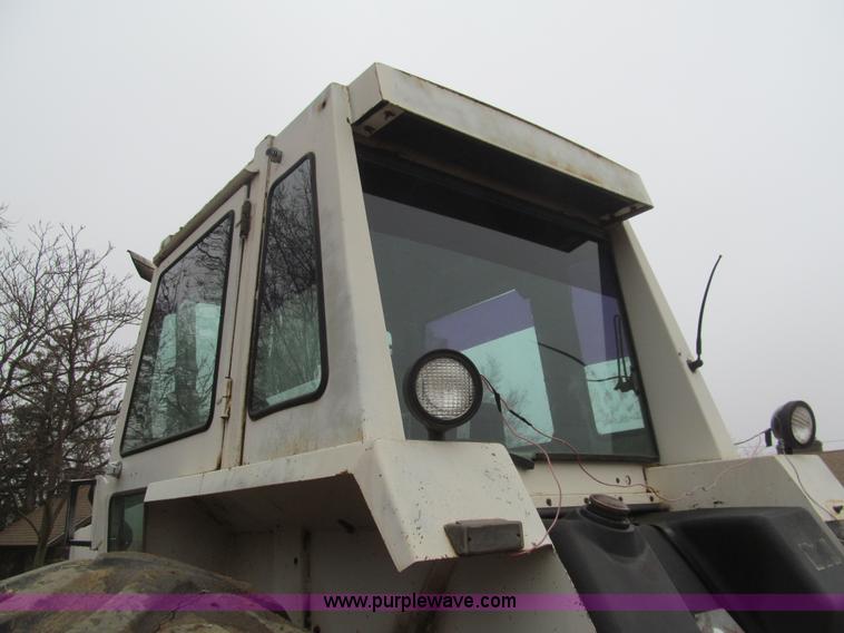 image for item I7136 1978 Case 1570 tractor