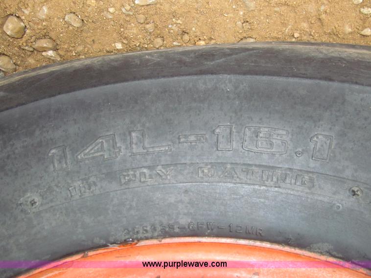 image for item I7136 1978 Case 1570 tractor