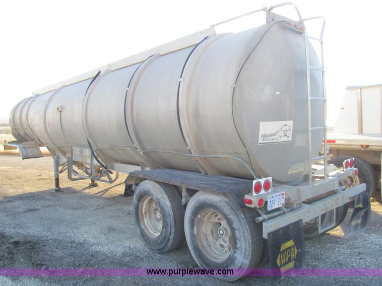 image for item I7198 1966 Butler 40 tanker trailer