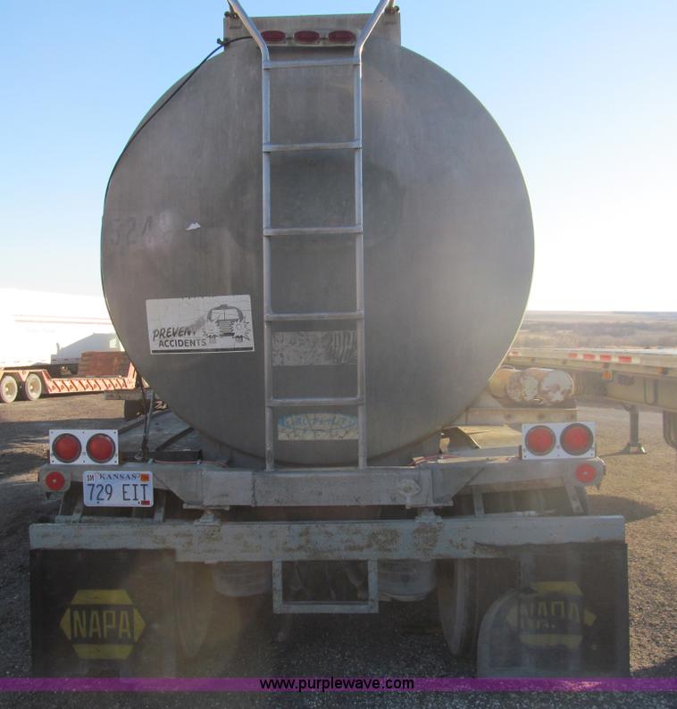 image for item I7198 1966 Butler 40 tanker trailer