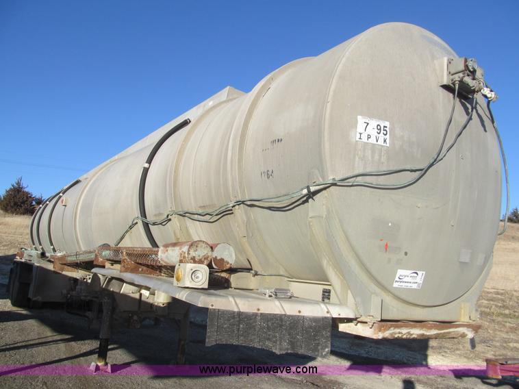 image for item I7198 1966 Butler 40 tanker trailer