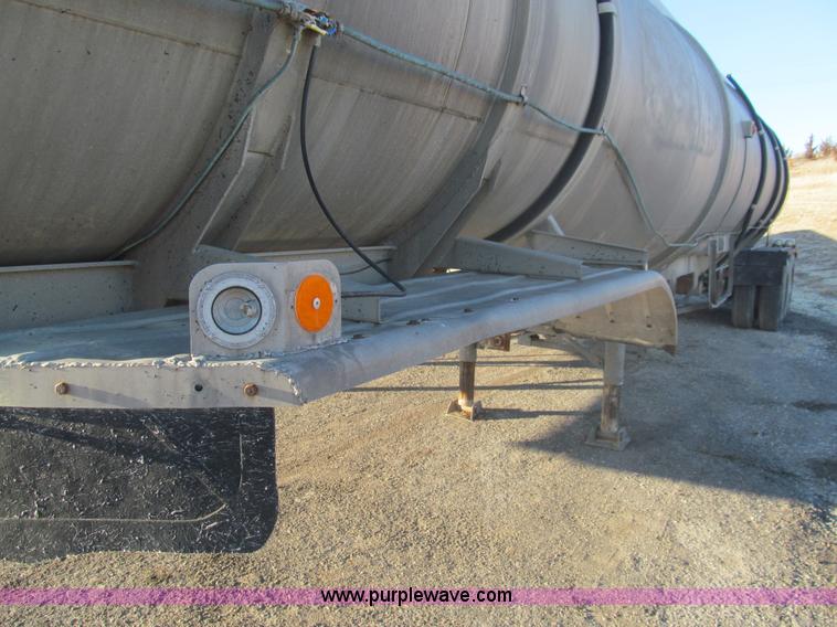 image for item I7198 1966 Butler 40 tanker trailer