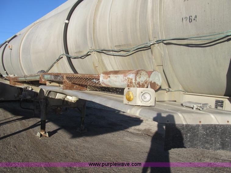 image for item I7198 1966 Butler 40 tanker trailer